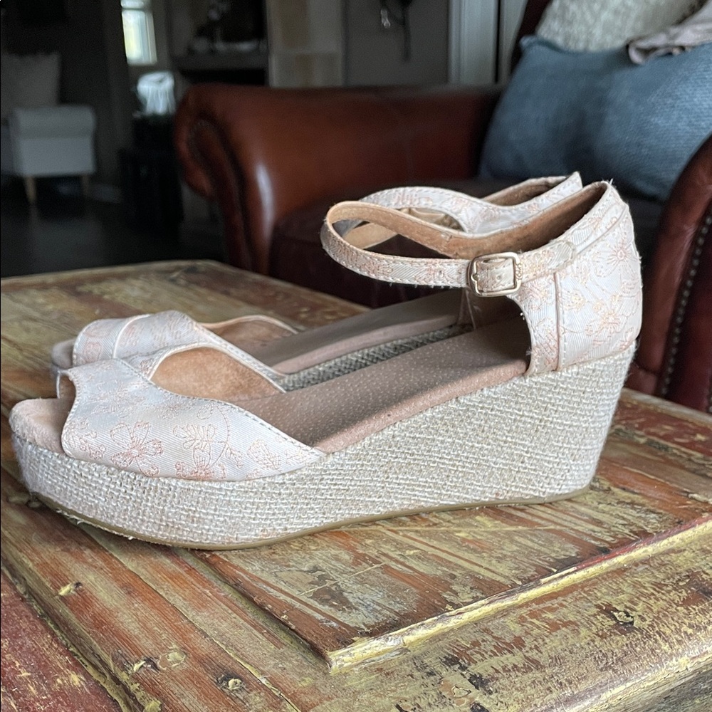 Toms Floral Beige Wedge Sandals